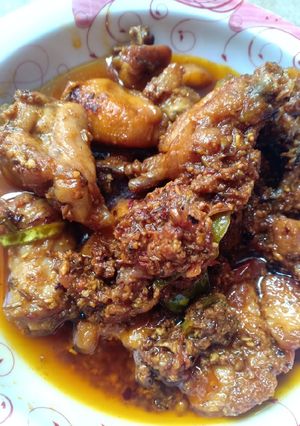 A picture of Chicken masalaa.