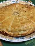 Tourte au munster, oignon, cumin et vin blanc