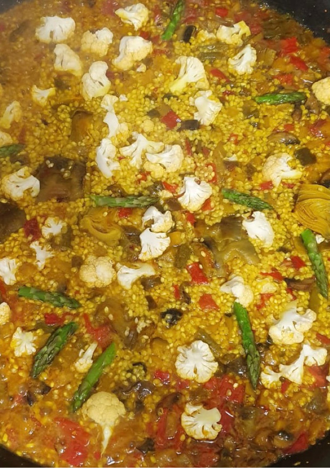 Una foto de Paella de verduras