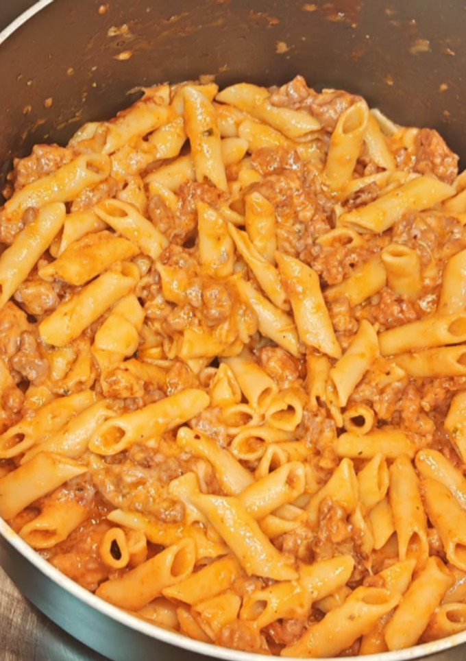 Una foto de Macarrones con carne picada y chorizo con toque picante
