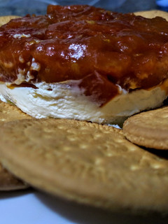 Una foto de DIPS De Queso Crema y Tomates🍅 Caramelizados