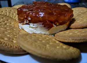 Una foto de DIPS De Queso Crema y Tomates🍅 Caramelizados