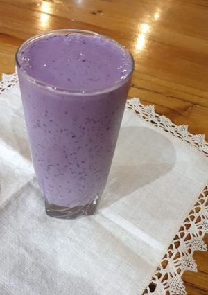 A picture of Berry ice cream smoothie.
