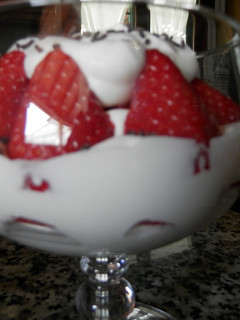 Una foto de Copa de fresas con nata