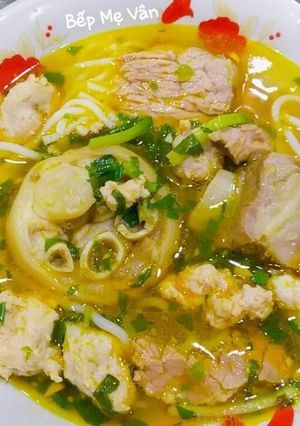 Hình của món Bún Bò Huế (Nạm bò, chân giò, xương bò, giò sống).