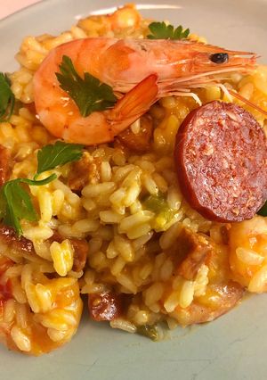 Une photo de Risotto crevette - chorizo - poivrons 🇮🇹