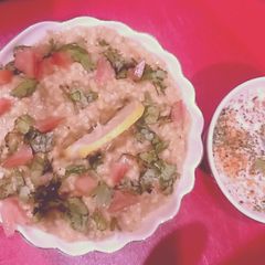 A picture of Oats +Khichdi.
