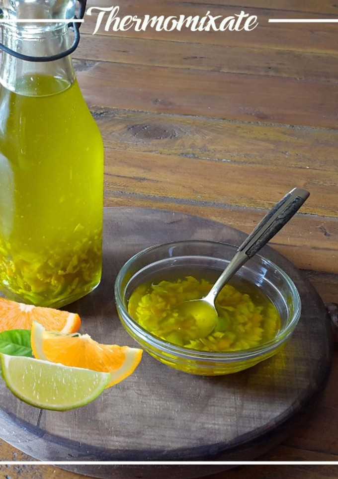 Una foto de Aceite de cítricos con Thermomix