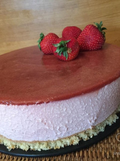 Una foto de Tarta de mascarpone con fresas