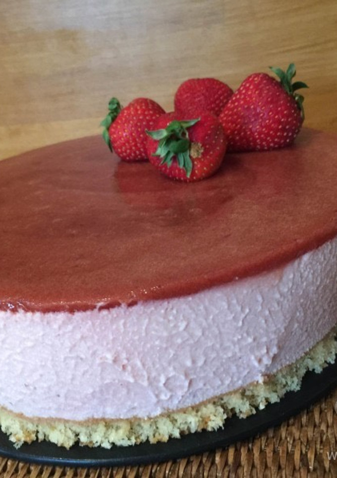 Una foto de Tarta de mascarpone con fresas