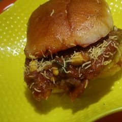 Dabeli A picture of Dabeli.