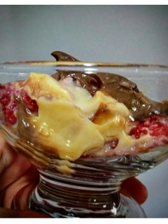 Foto de Bombom de morango na travessa (sem lactose)