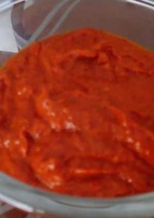 A picture of Lehsun ki chatnay.