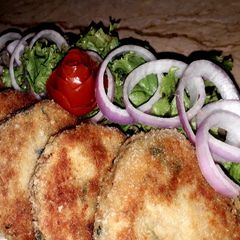 A picture of Chicken cheese potatoes cutlut.