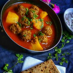Gushtaba (meat balls) A picture of Gushtaba (meat balls).