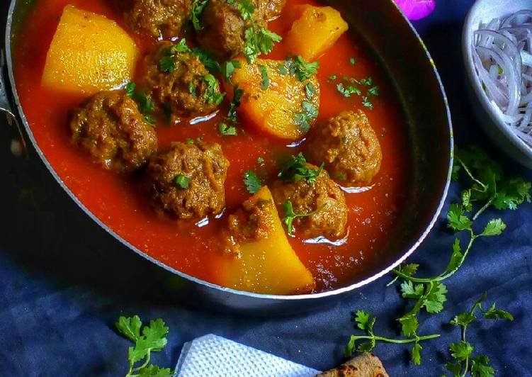 Gushtaba (meat balls)