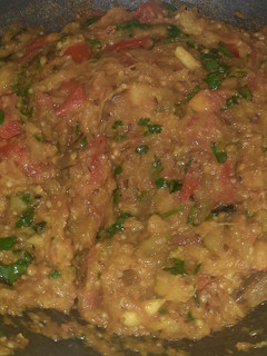 बैंगन का भरता (baigan Ka bharta recipe in Hindi) रेसिपी मुख्य फोटो