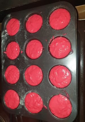 A picture of Red velvet cup cakes.