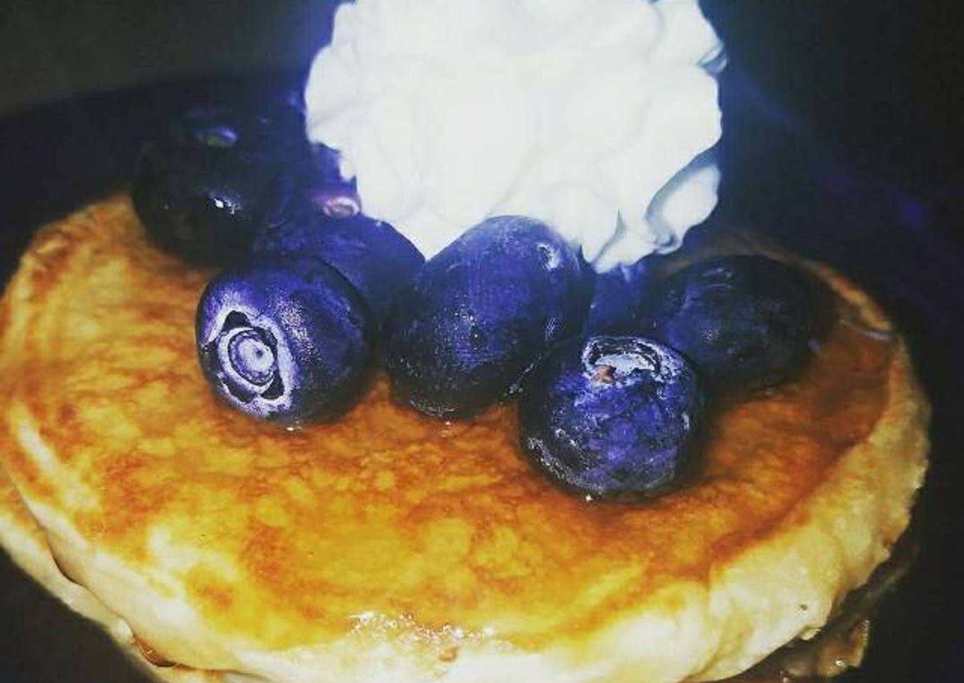 Pancakes with Greek yogurt