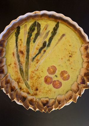 Une photo de Tarte aux 2 asperges et parmesan