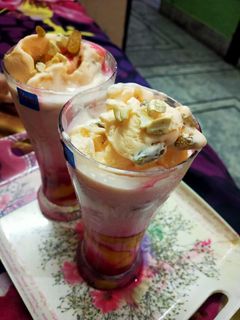 मैंगो शेक (mango shake recipe in Hindi) रेसिपी मुख्य फोटो