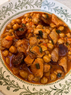 Una foto de Callos con sofrito !