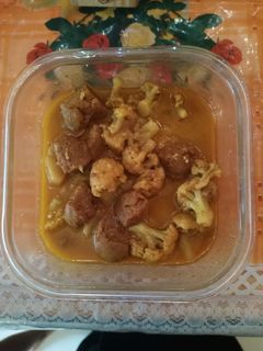 নিরামিষ ফুলকপি আলু দিয়ে সয়াবিনের ঝোল(foolkopi aloo diye soyabean er jhol recipe in Bengali) রেসিপির প্রধান ছবি