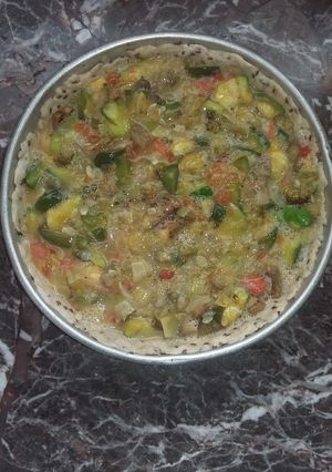 Una foto de Tarta de zapallito, berenjena y brócoli