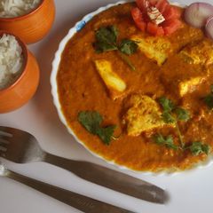 A picture of Shahi paneer masala curry.