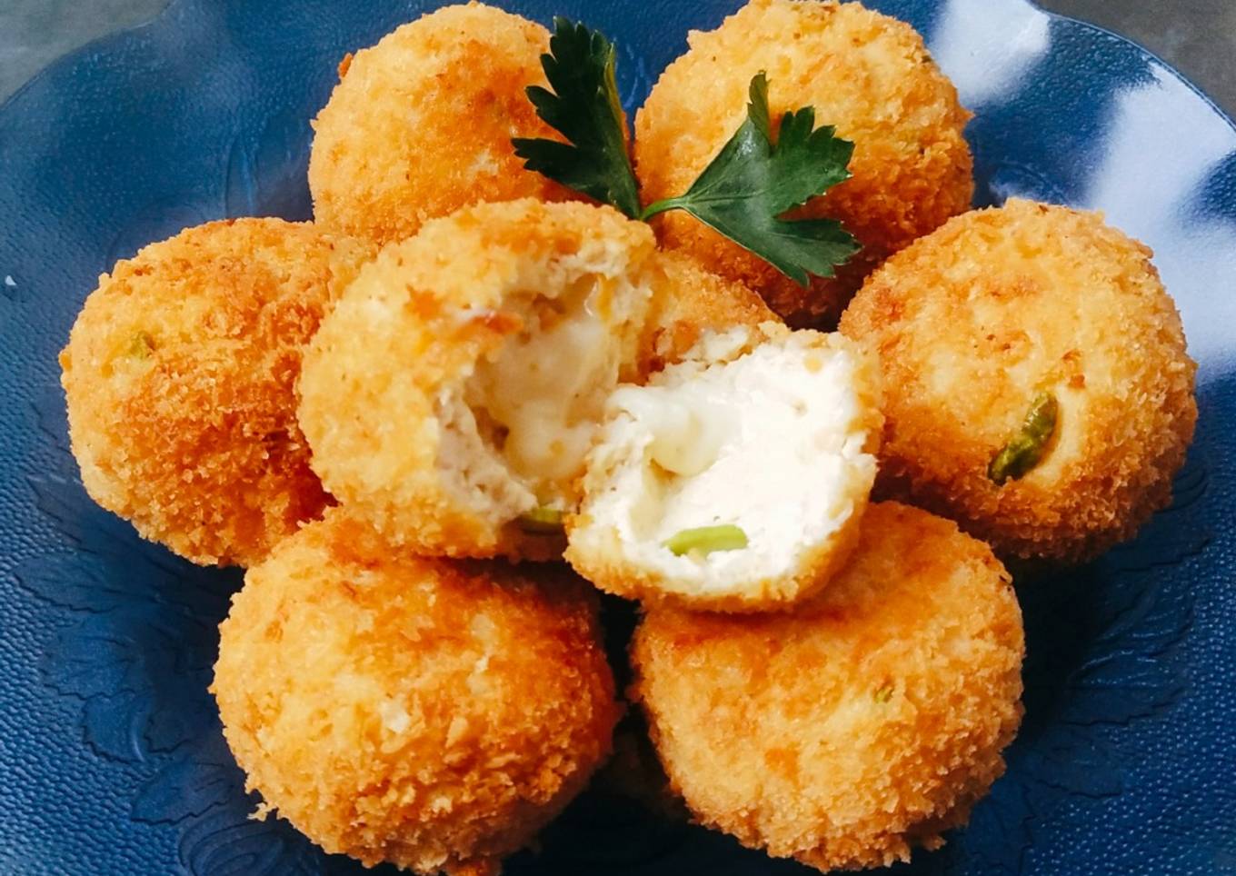 Bola-bola tahu mozarela