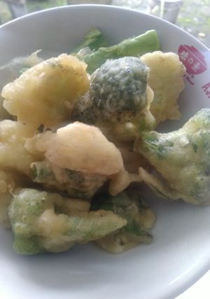 Foto resep Brokoli dan Kembang Kol Goreng Tepung