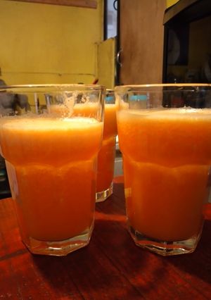 Una foto de Jugo de zanahoria de naranja