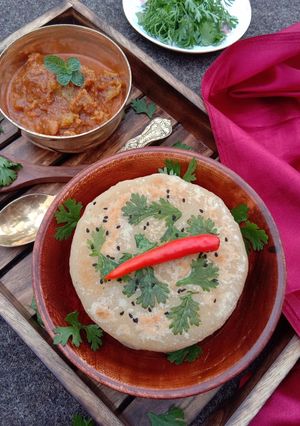 তাওয়া কুলচা (tawa kulcha recipe in Bengali) রেসিপির প্রধান ছবি