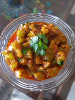 તુરીયા નુ શાક (Turiya Shak Recipe In Gujarati) રેસીપી મુખ્ય ફોટો