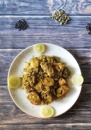 A picture of Chicken Poha Bhujing.