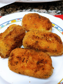 Una foto de Croquetas de patatas y atún!
