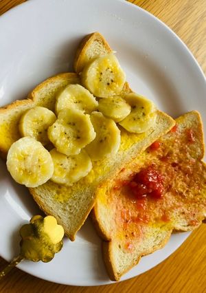Hình của món Sandwich chuối & Sandwich dâu.