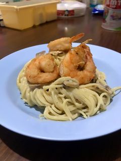 Foto resep Spaghetti with Creamy Mushroom Sauce and Fried Shrimp Topping