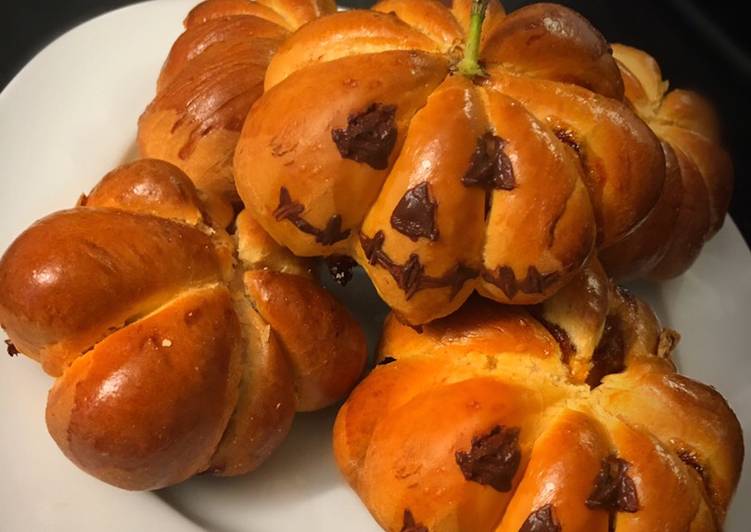 Easiest Way to Make Favorite 🎃Trick or Treat 🎃- mini brioche zucche con marmellata di albicocche