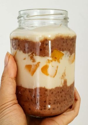 Una foto de Parfait de chocolate y mango