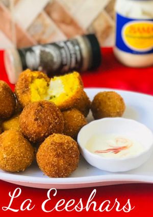 A picture of Cheesy potato balls.