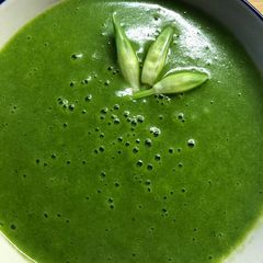 A picture of Wild garlic, spinach and potato soup.