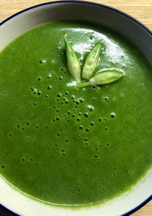 A picture of Wild garlic, spinach and potato soup.