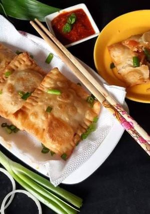नूडल्स पॉकेट समोसा रेसिपी मुख्य फोटो