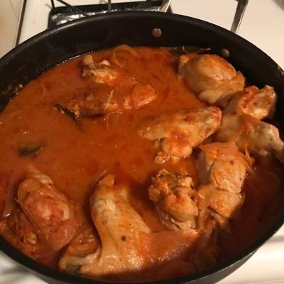 Pollo en jitomate ? con salsa de chile chipotle Receta de laparkamendez2-  Cookpad