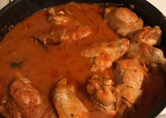 Pollo en jitomate ? con salsa de chile chipotle Receta de laparkamendez2-  Cookpad