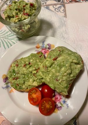Gyors avokádó toast recept fotója
