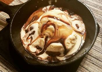 How to Recipe Yummy Chocolate Chip Cookie Skillet