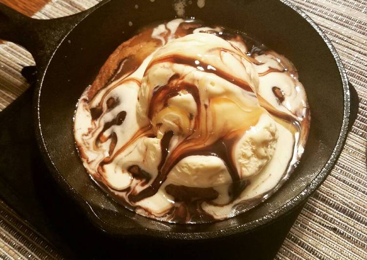 Simple Way to Make Super Quick Homemade Chocolate Chip Cookie Skillet