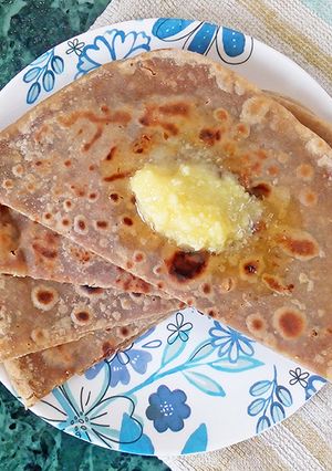 A picture of Peanut Poli (शेंगदाण्याची पोळी).